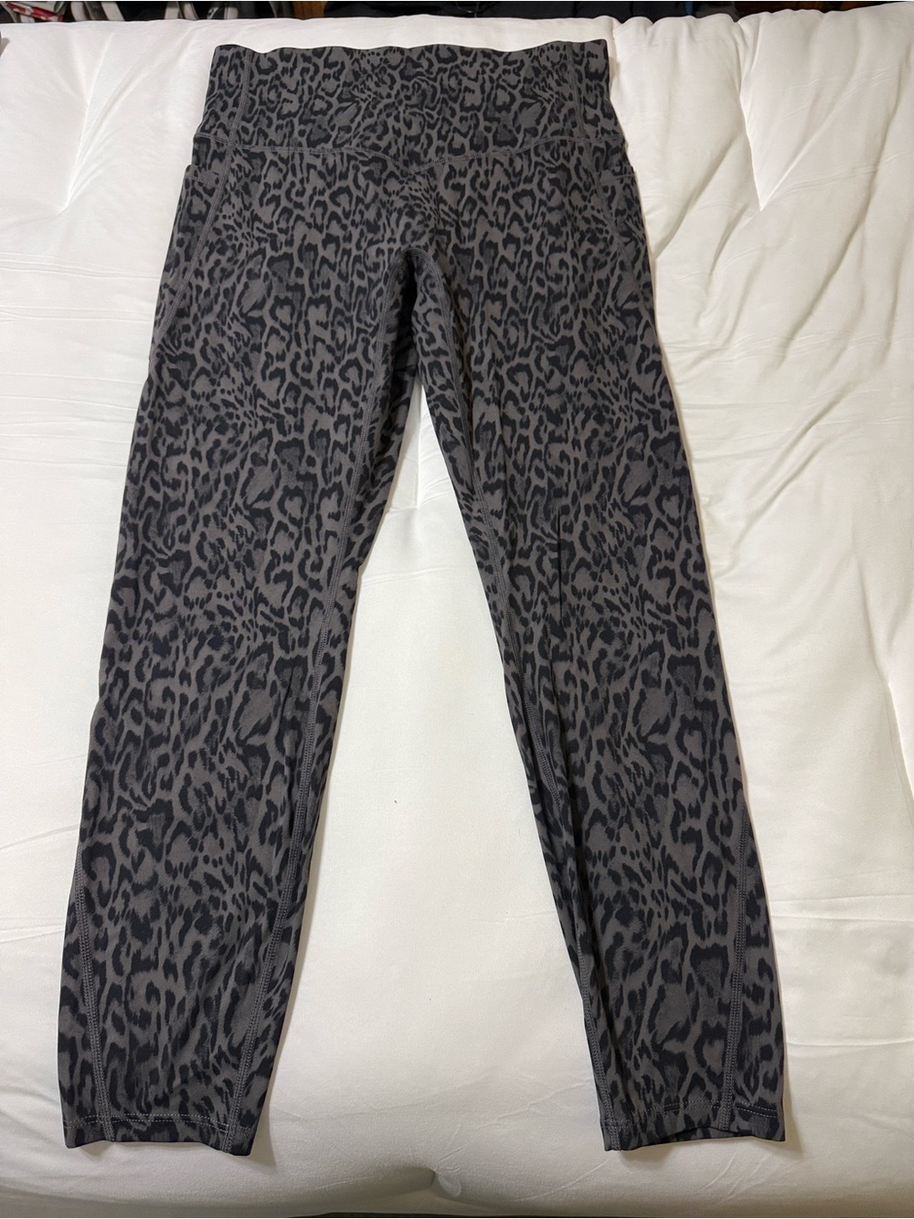 HALARA UltraSculpt Shadow Leopard Print High-Waist 7/8 Leggings NWOT